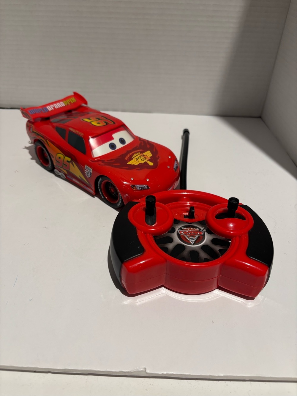 Air Hogs 2011 Disney RC Lightening McQueen Remote Control Car Tested Works